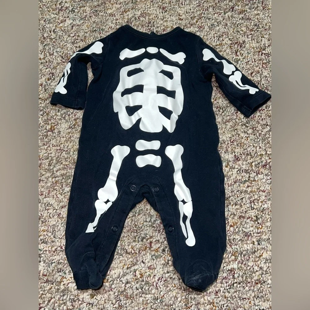 Boys, girls, 3‎ month bodysuit Carter's Skeleton Footie Pajamas 3 months